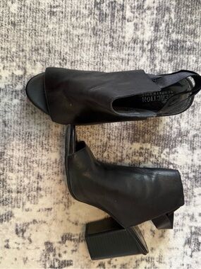 Kenneth Cole Black Peep-Toe Block Heel Sandals - Contemporary Women’s Shoes.